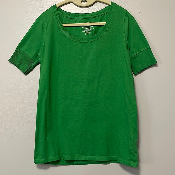 Quality Goods. Solid green short sleeve t-shirt size small 4-6 - Picture 1 of 4